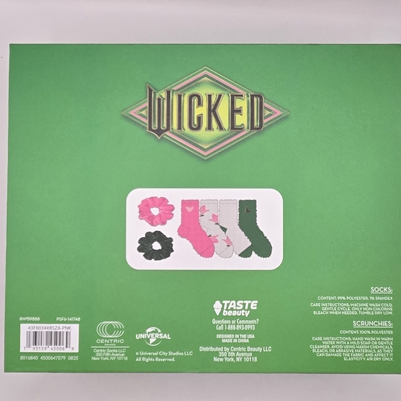 Disney Wicked Sock & Scrunchie Gift Set - Green and Pink - Picture 3 of 3